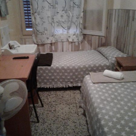 Pension Suiza Reus Exterior foto