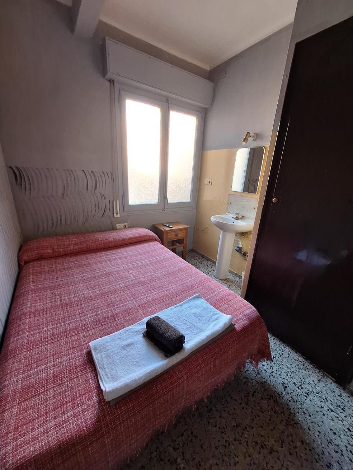Pension Suiza Reus Exterior foto